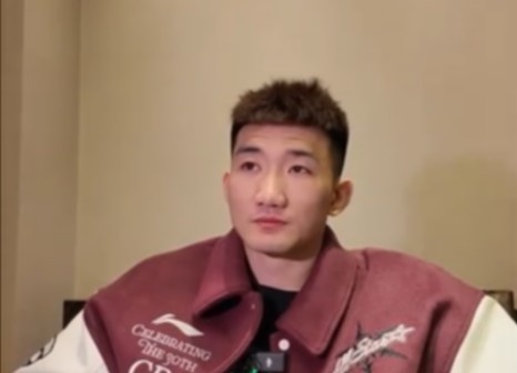 咋形容你和王博的關(guān)系？孫銘徽：像家人 他訓(xùn)練&生活中很照顧我們