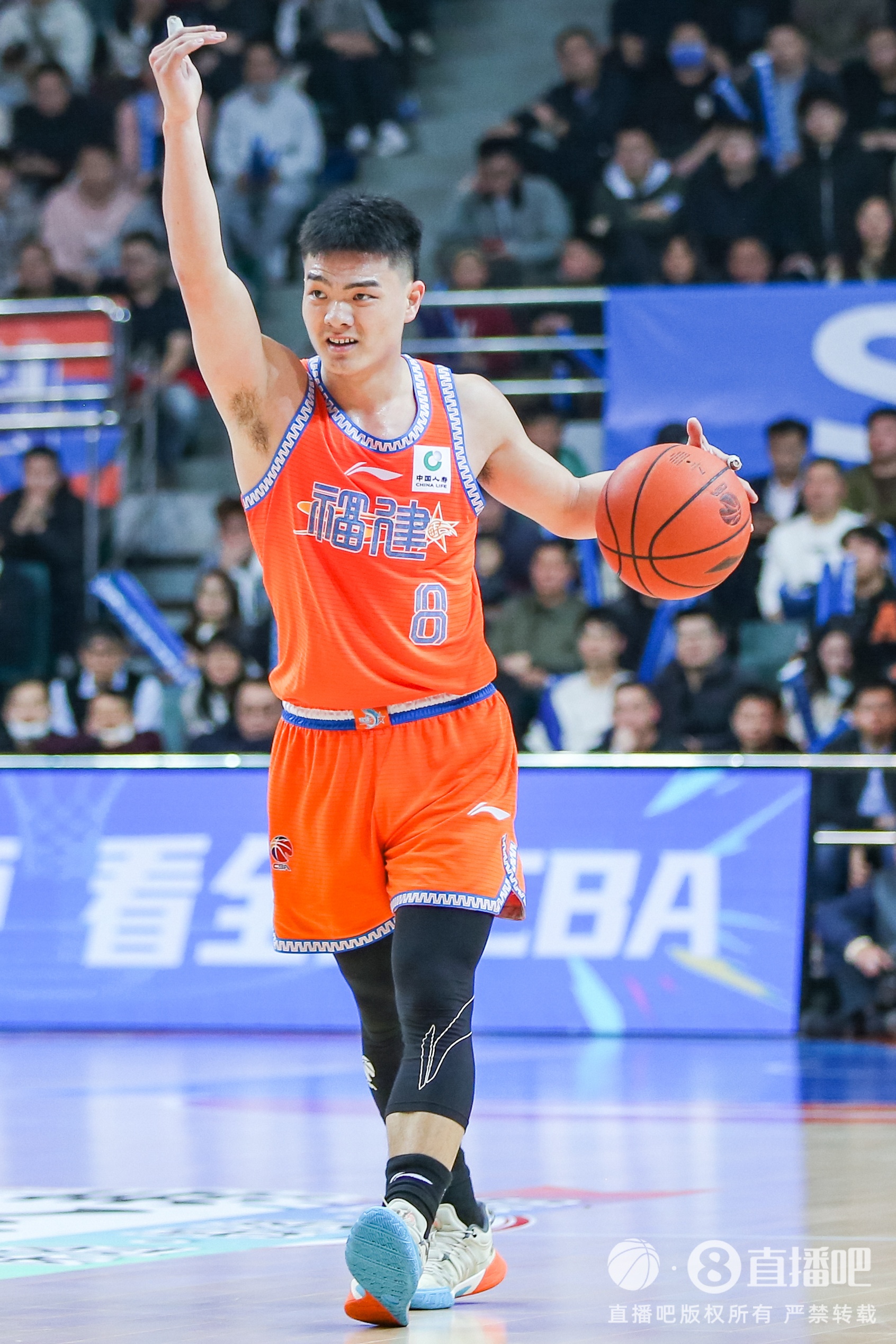 高效替補(bǔ)！黎伊揚(yáng)11投7中貢獻(xiàn)17分2板4助3斷